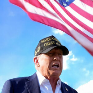 Visita de Donald Trump en Los Ángeles, California - Gold Dark MAGA 45 47 Hat